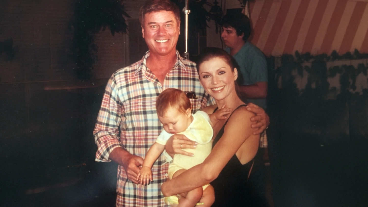 Larry Hagman behind-the-scenes on Dallas (add image)