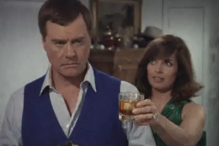 Alternative cliffhanger: Sue Ellen poisoning J.R.'s drink